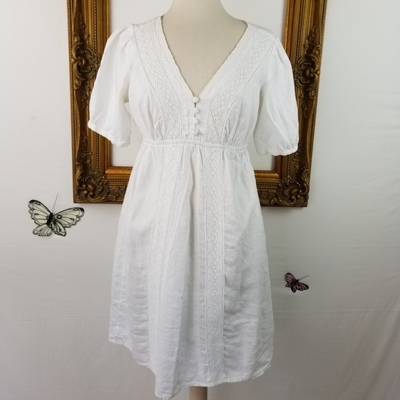 Banana Republic Dresses & Skirts - Banana republic white linen embroidered dress